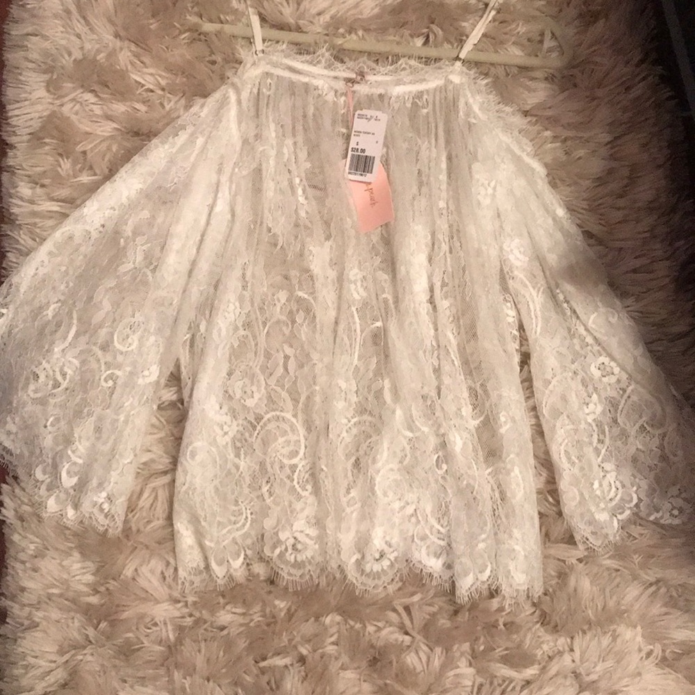 Flowy lace see through top - Picture 1 of 4